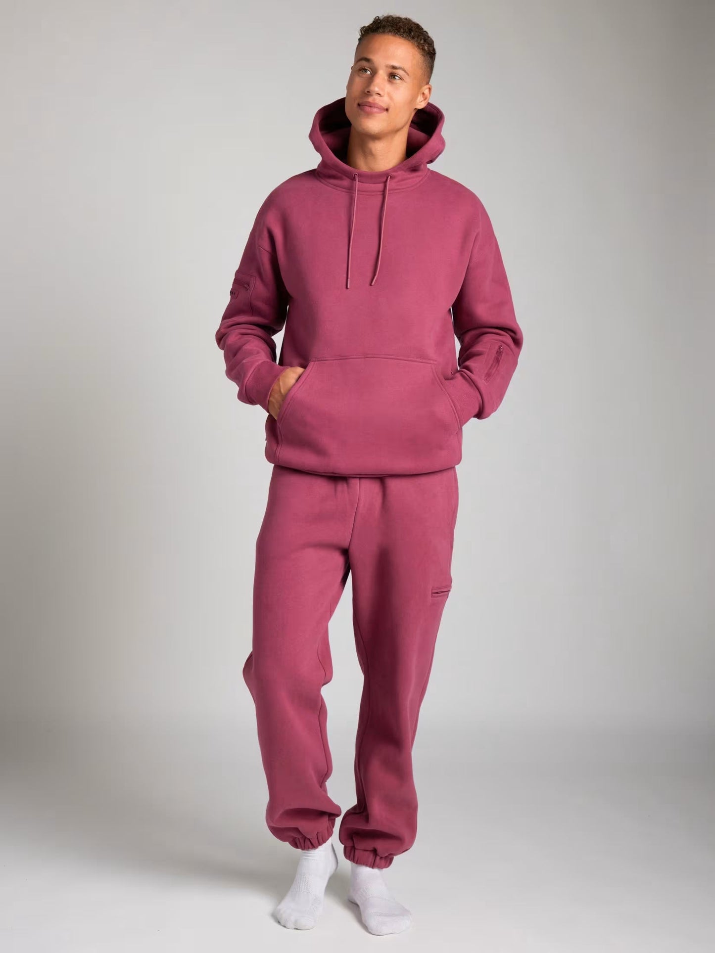 Rese-hoodie i flygplansläge