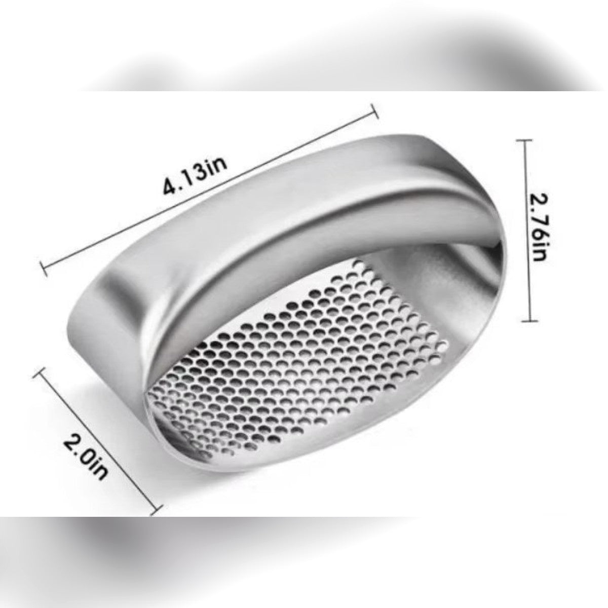 Vitlökspress med mått: ca 10,5 cm lång, 7 cm hög och 5 cm bred