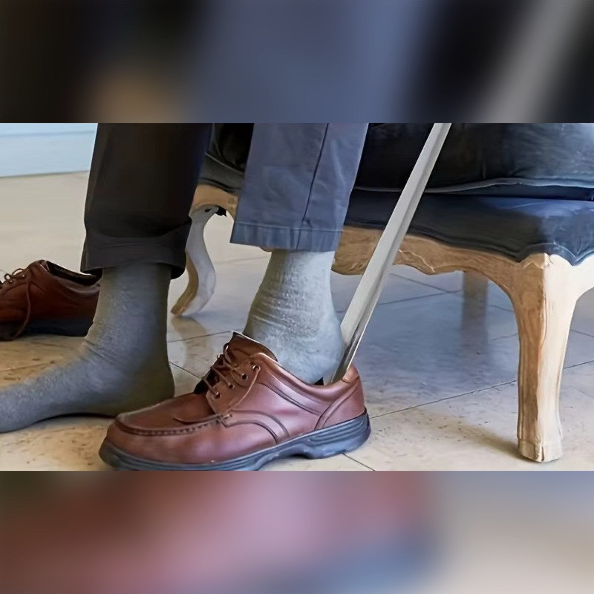 Skohornet bakom hälen när en sko tas på