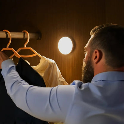 Uppladdningsbar magnetisk LED-nattlampa med rörelsesensor