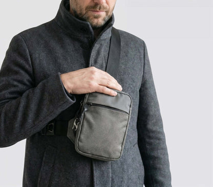 Sling-väskan buren i vardagen